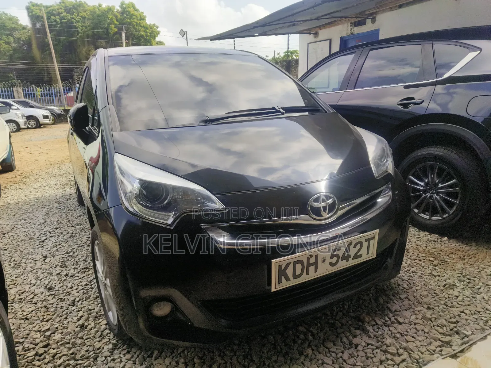 Toyota Ractis 2015 Black