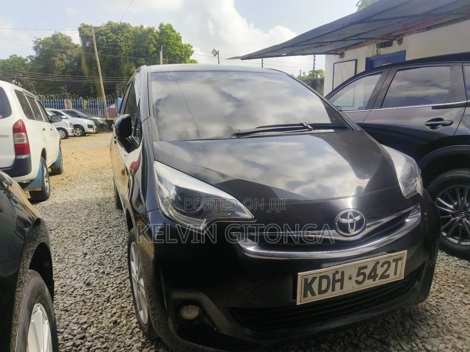 Toyota Ractis 2015 Black