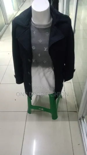 Black Trenchcoats 5kh