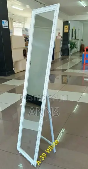 A39 White Dressing Mirror