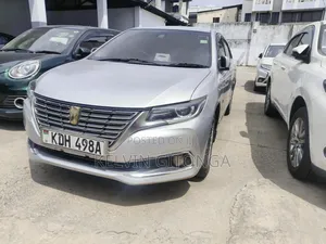Toyota Premio 2016 Silver