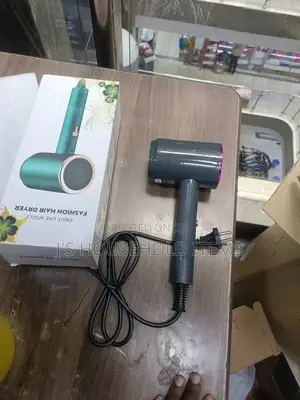 The Ultimate Fashion Hairdryer for Smooth,Shiny Styled Hair