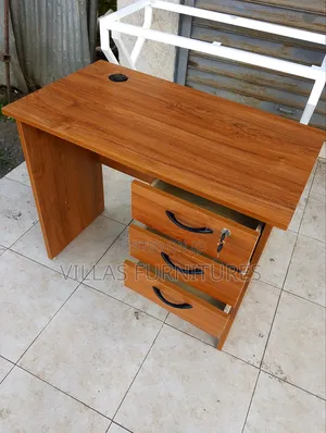 Royal Tick Office Desk 0.9