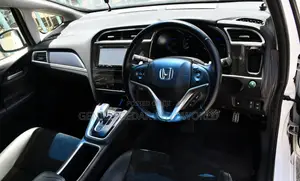 Honda Fit Shuttle 2017 White