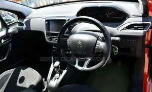 Peugeot 208 2017 Orange