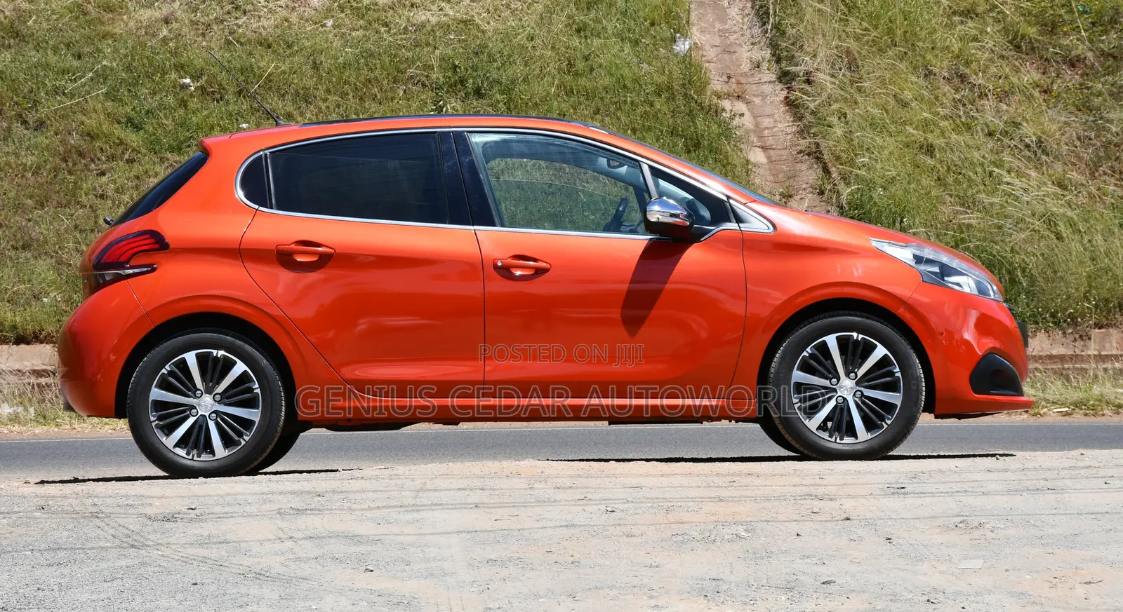 Peugeot 208 2017 Orange