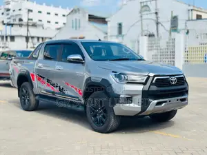 Toyota Hilux Revo Double Cab Deisel 2.8 AWD 2017 Silver