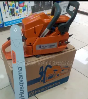 Husqvarna 272 Power Saw Machine
