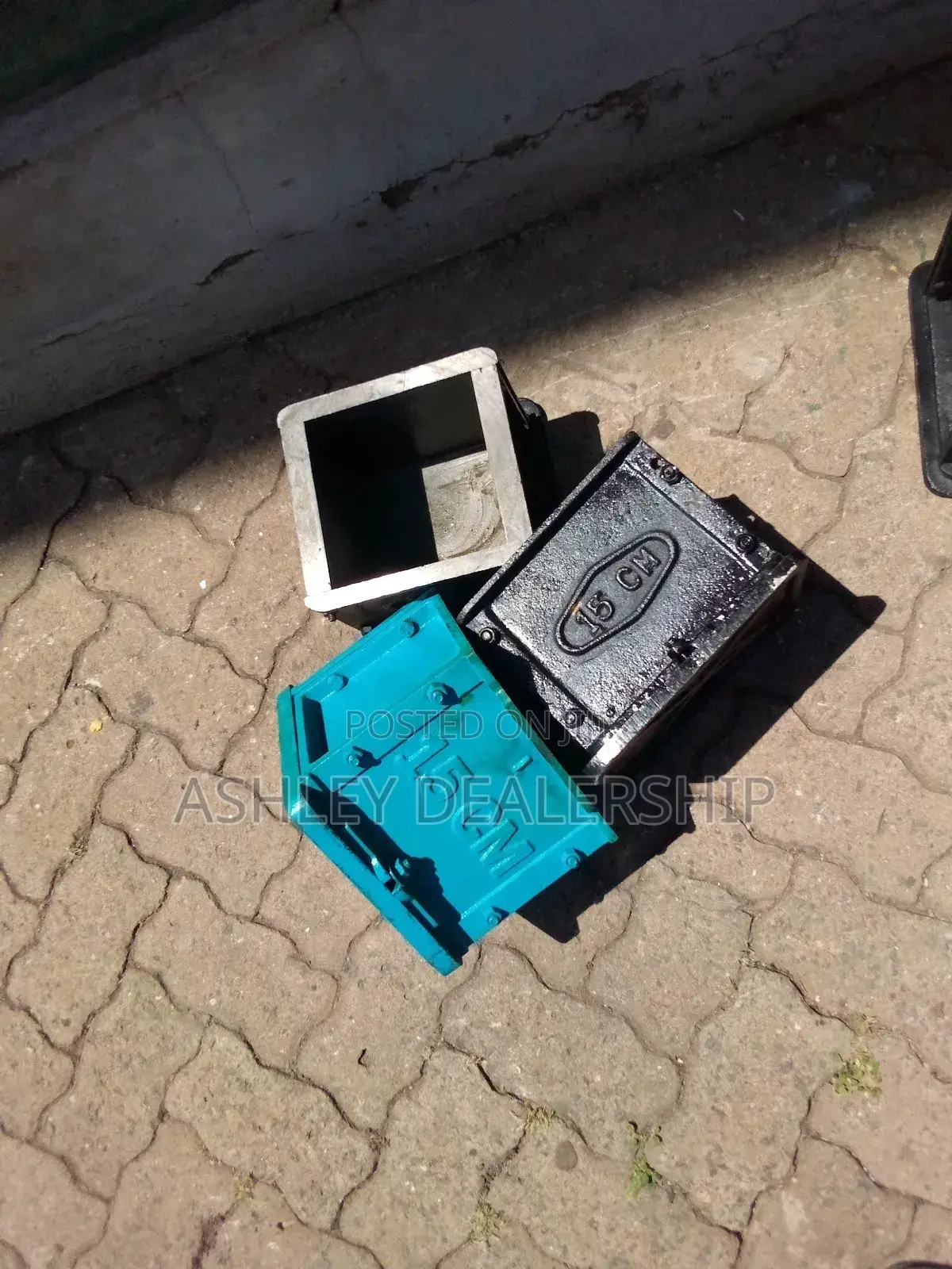 Cast Iron Cube Moulds