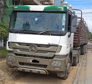 Truck Mercedes-Benz