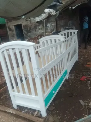 Modern Wooden Dubai Baby Cot 4 By 2 Fitt