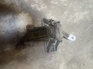 Suzuki Alto New Model Engine Mount