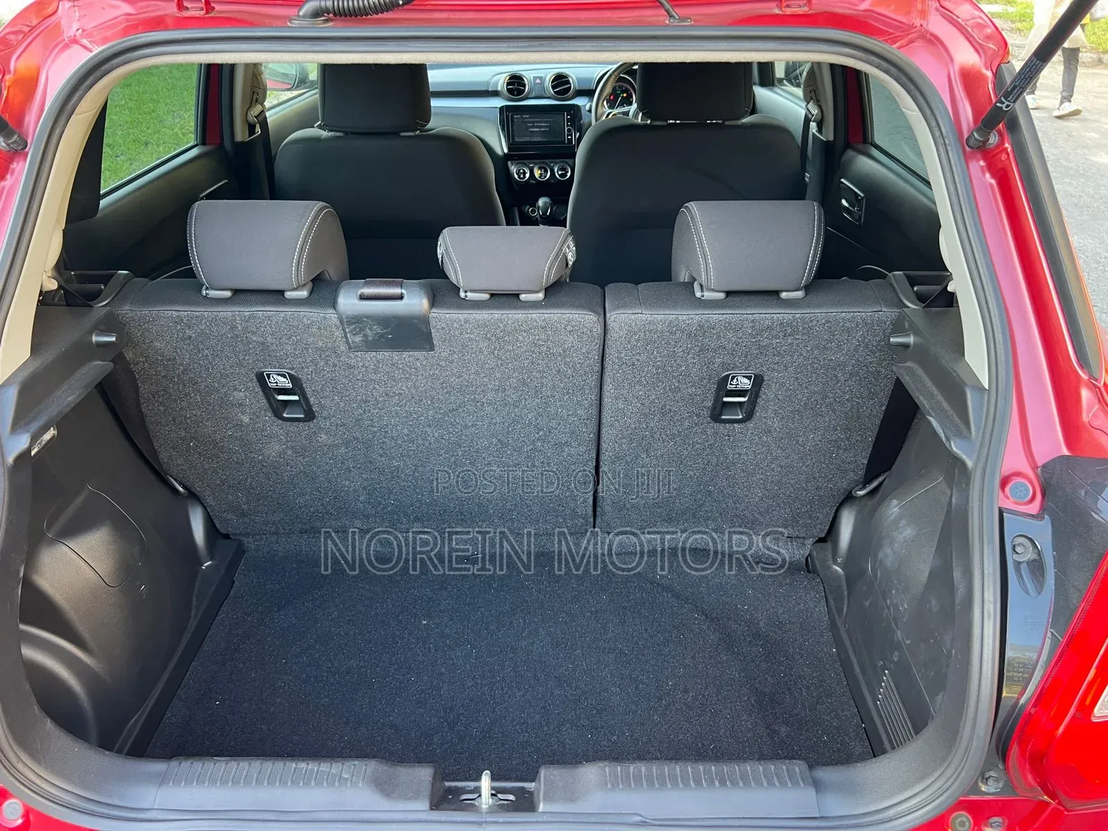Suzuki Swift 2018 Red