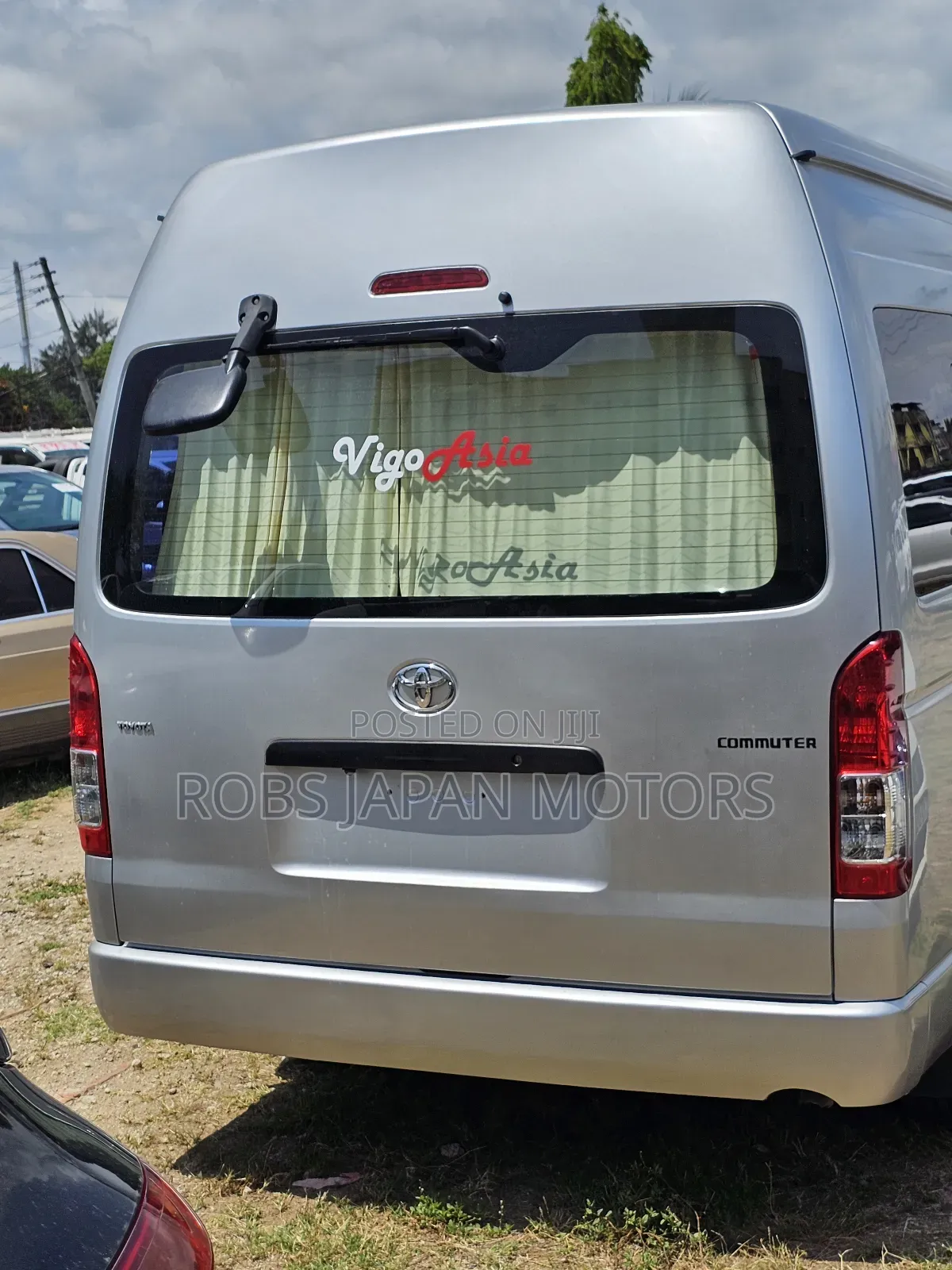 Toyota HiAce 2017 Silver