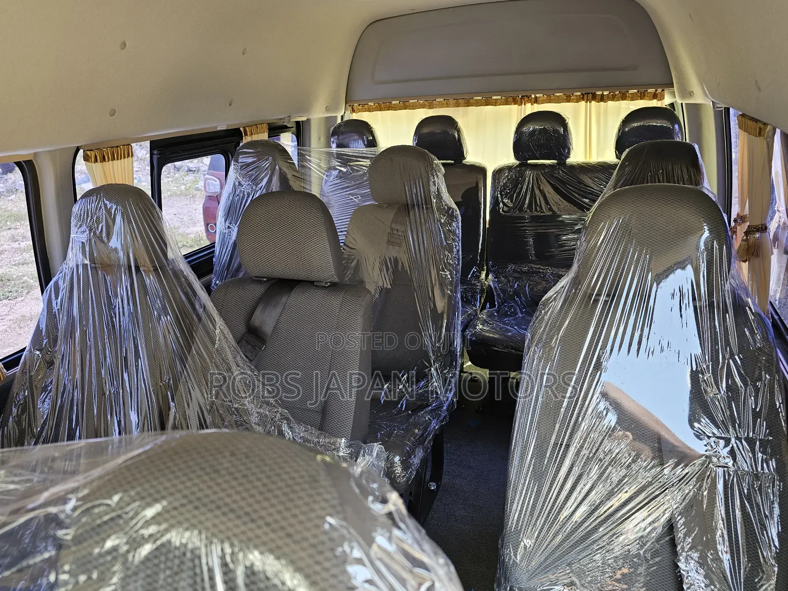 Toyota HiAce 2017 Silver