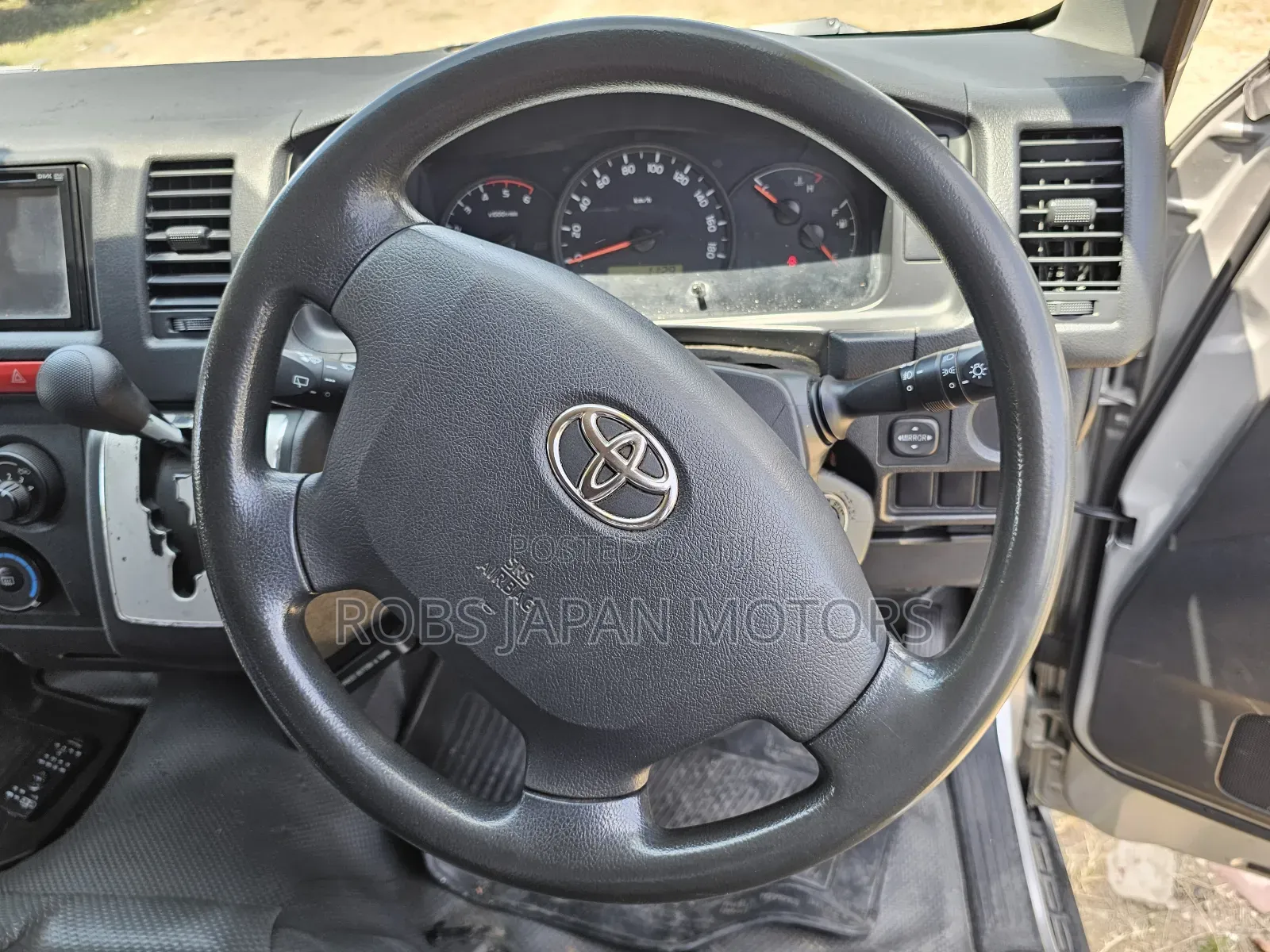 Toyota HiAce 2017 Silver