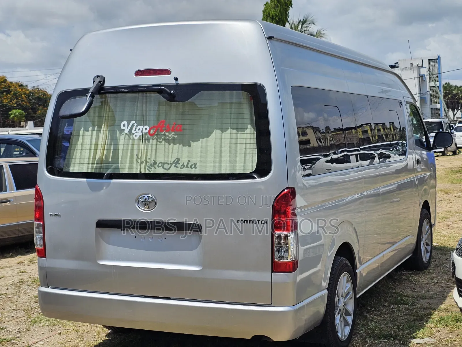Toyota HiAce 2017 Silver