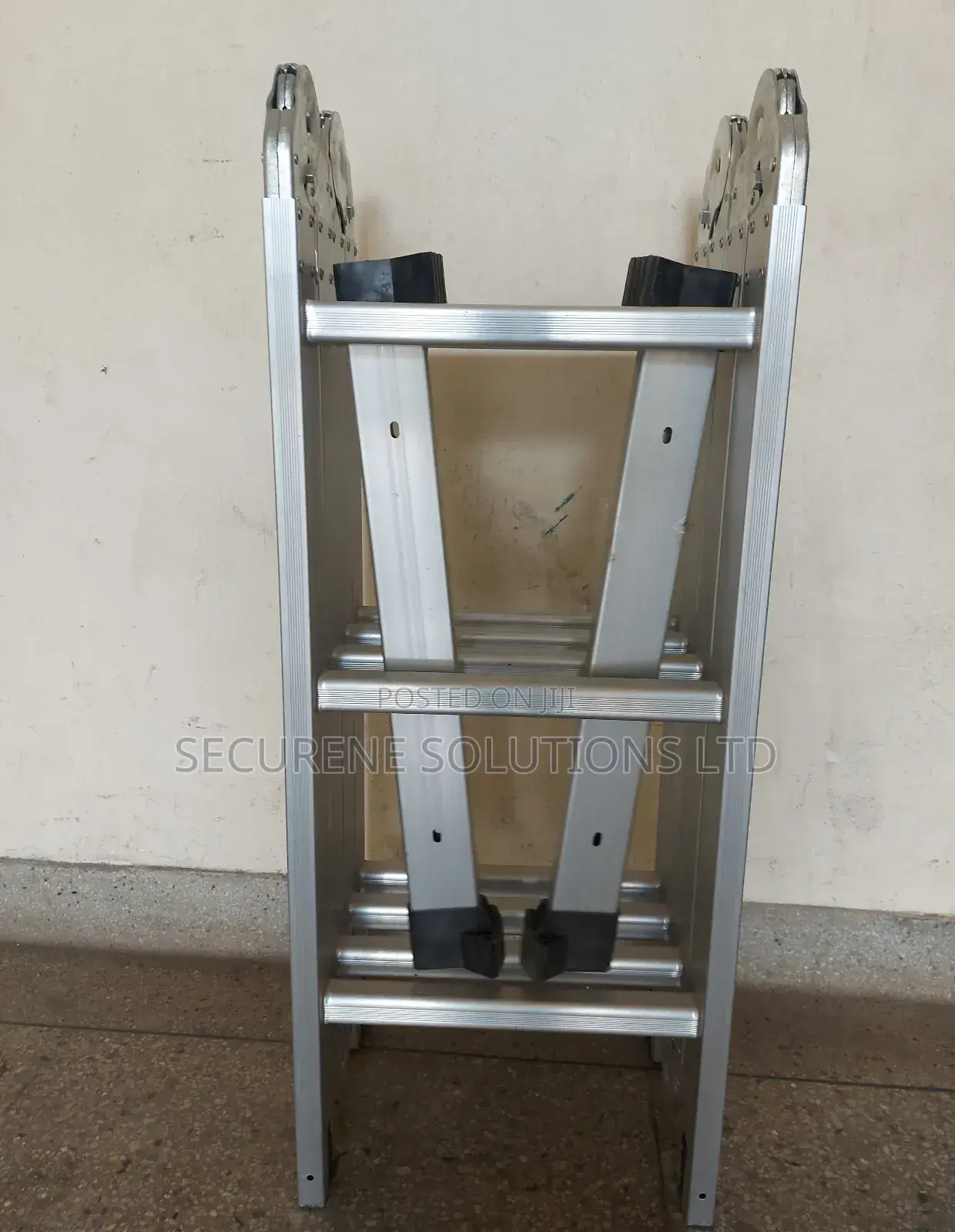 A 4x3 Aluminum Multipurpose Ladder