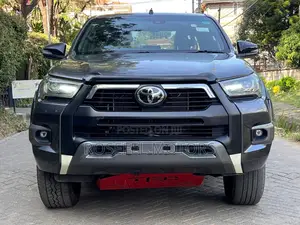 Toyota Hilux 2020 Gray