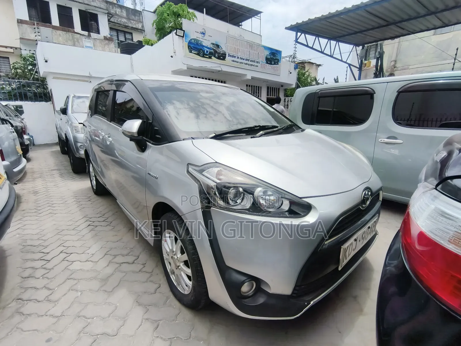 Toyota Sienta 2017 Silver