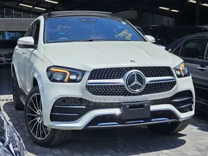 Mercedes-Benz GLE-Class GLE 400d 4MATIC 2021 Pearl