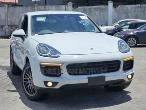 Porsche Cayenne Platinum Edition AWD 2017 Pearl