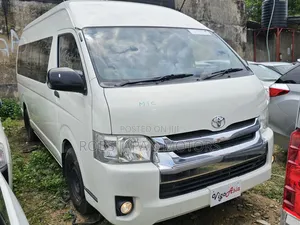 Toyota HiAce 2017 White