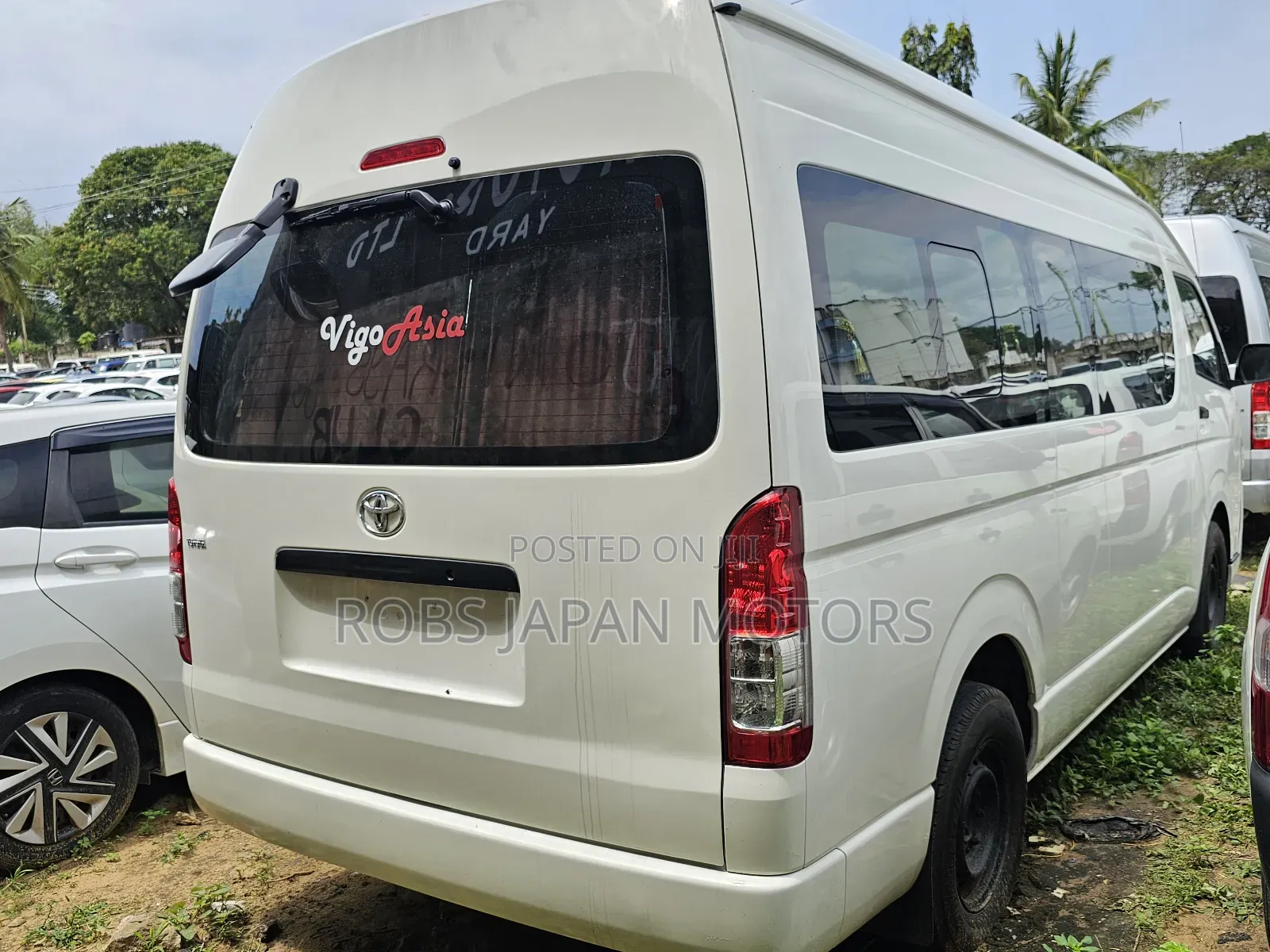 Toyota HiAce 2017 White