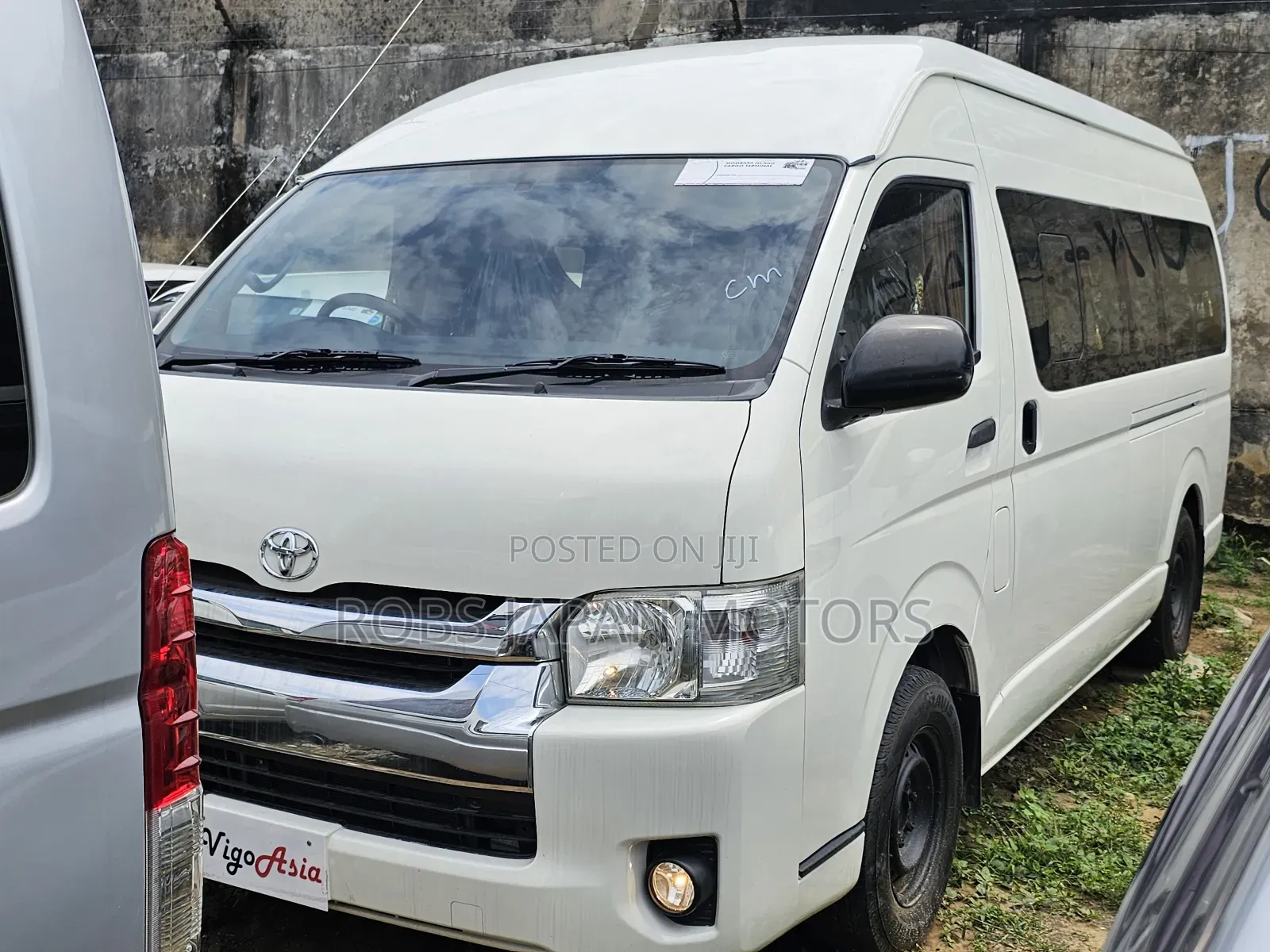 Toyota HiAce 2017 White