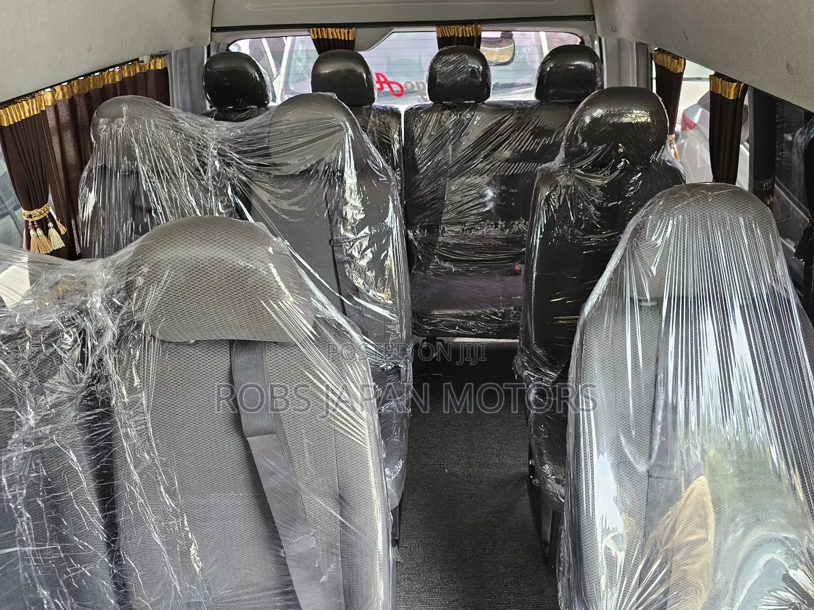 Toyota Regius 2018 Silver