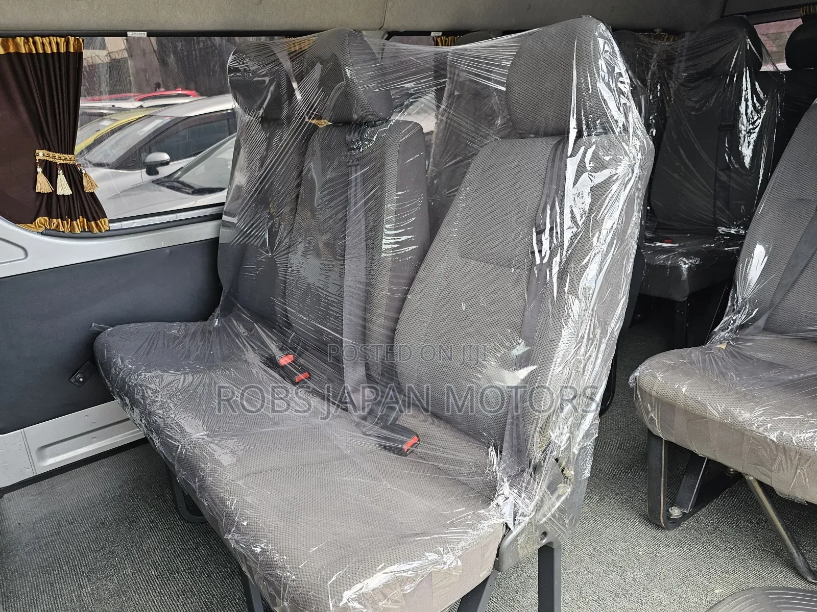 Toyota Regius 2018 Silver