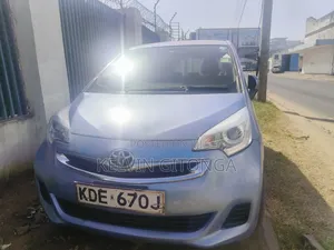 Toyota Ractis 2016 Blue