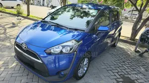 Toyota Sienta 1.5 AWD 2017 Blue
