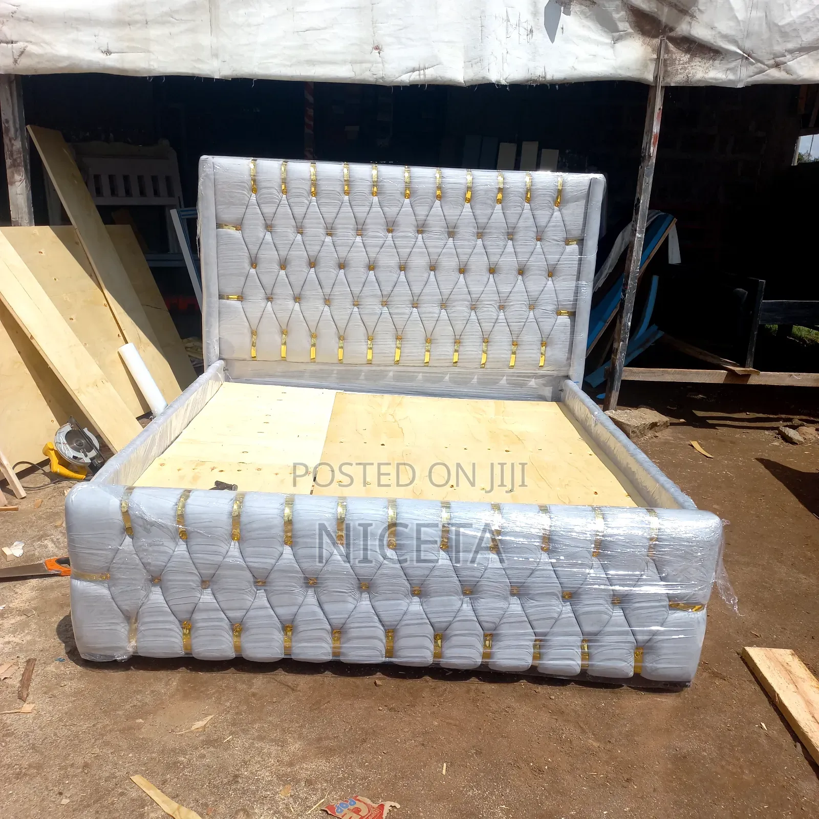 Modern Chester Gray Bed With Ripping