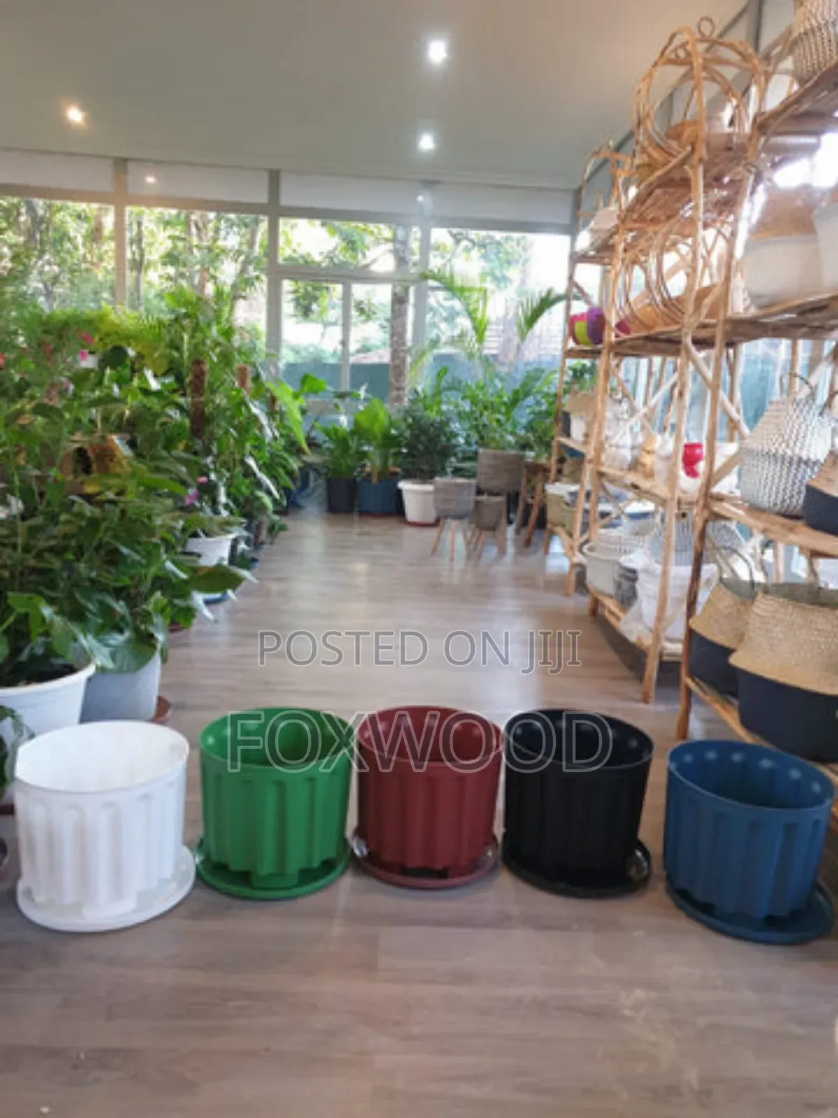 Garden Groovy Flower Pots With Bottom Tray.