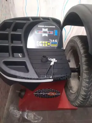 Speed Wheel Balancer Machine