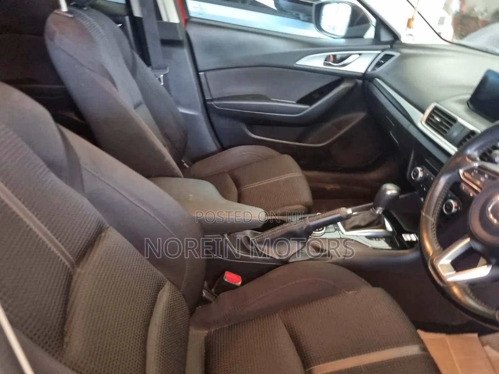Mazda Axela 2016 Red