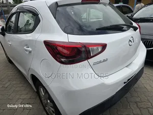 Mazda Demio 2017 Pearl