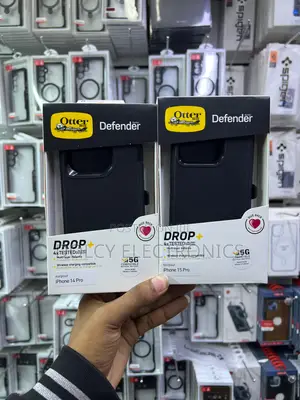 iPhone 14 Pro/15 Pro Otterbox Defender