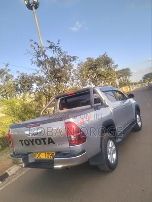 Toyota Hilux 2018 Pearl