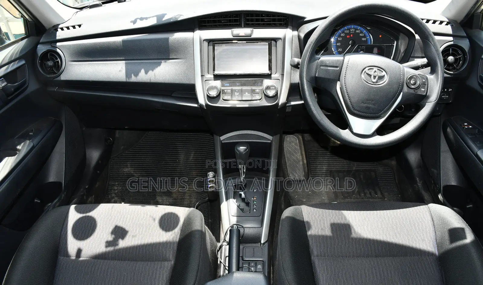 Toyota Corolla Fielder 2018 Silver
