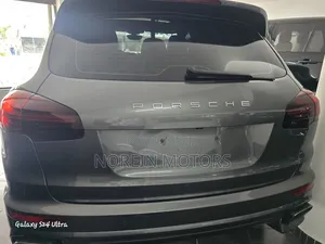 Porsche Cayenne 2018 Gray