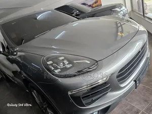 Porsche Cayenne 2018 Gray