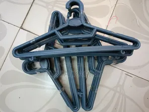 120pcs Plastic Hangers