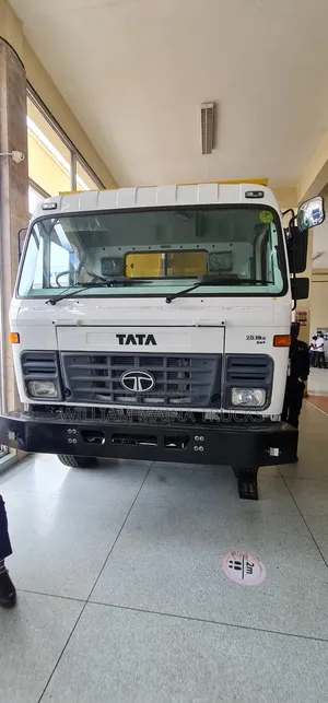 Tata LPK 2516