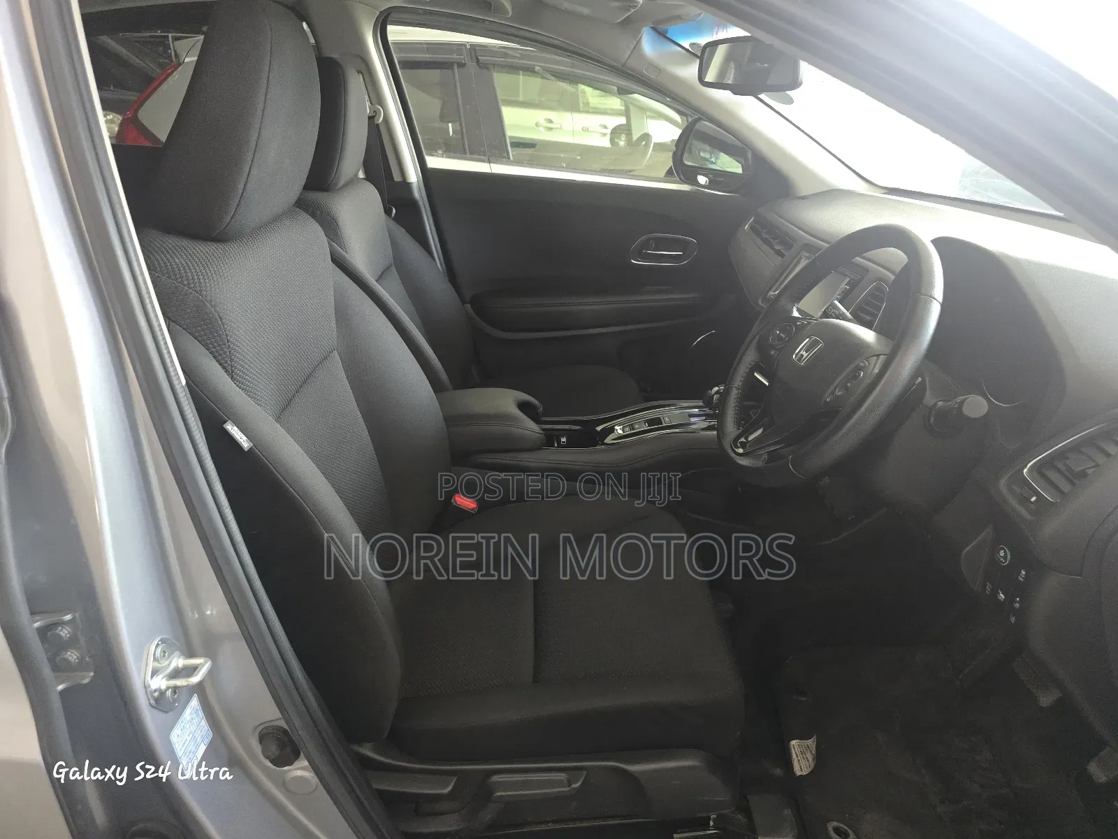 Honda Vezel 2017 Silver