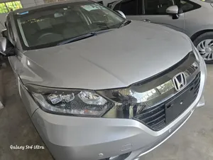 Honda Vezel 2017 Silver