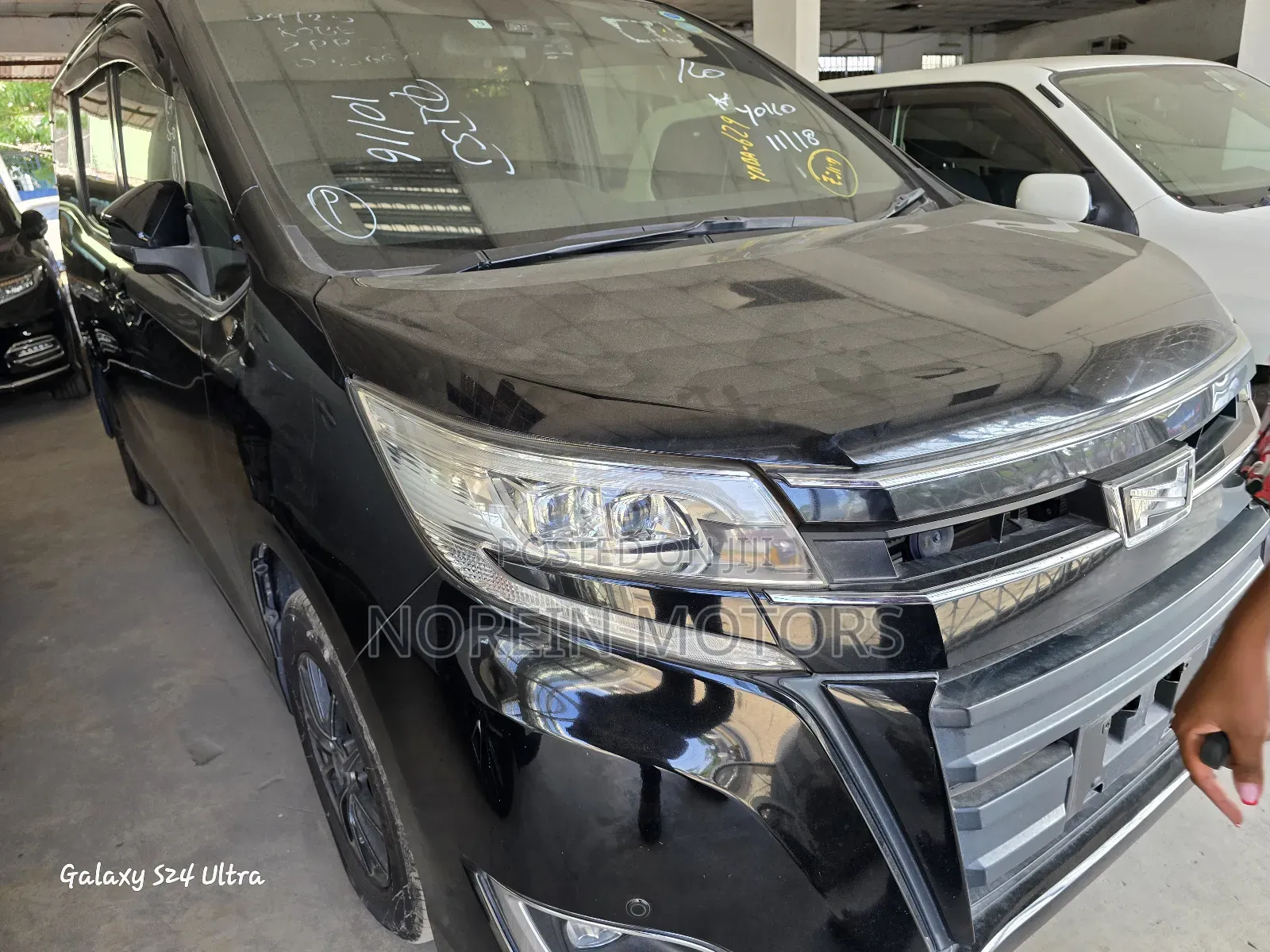 Toyota Noah 2017 Matt Black