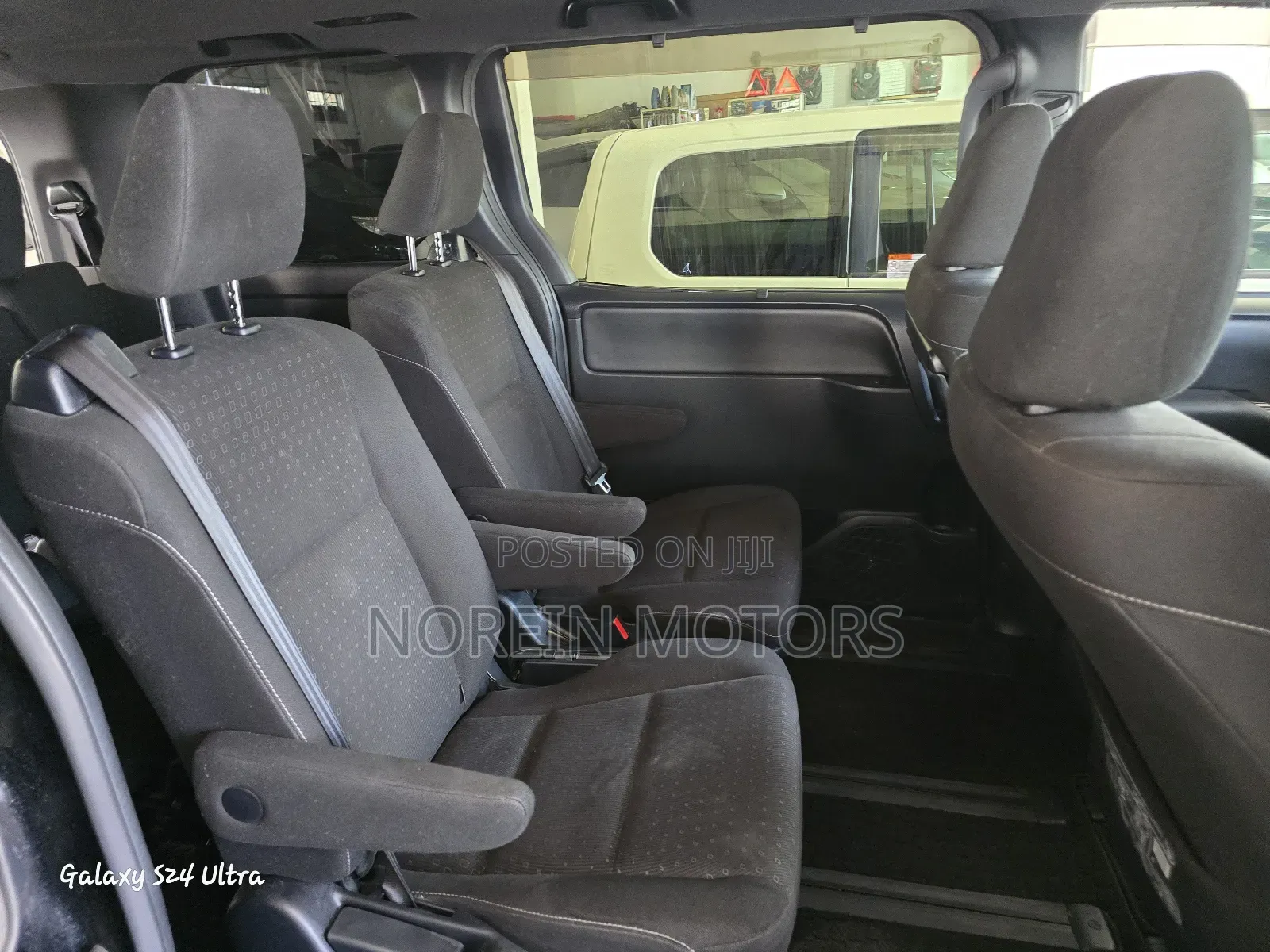 Toyota Noah 2017 Matt Black