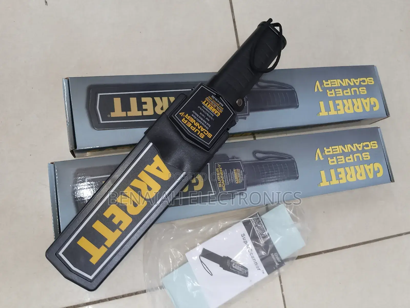 Light, Reliable Garrett Handheld Metal Detector